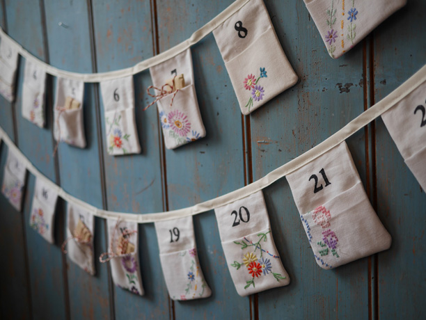 vintage advent calendar bunting