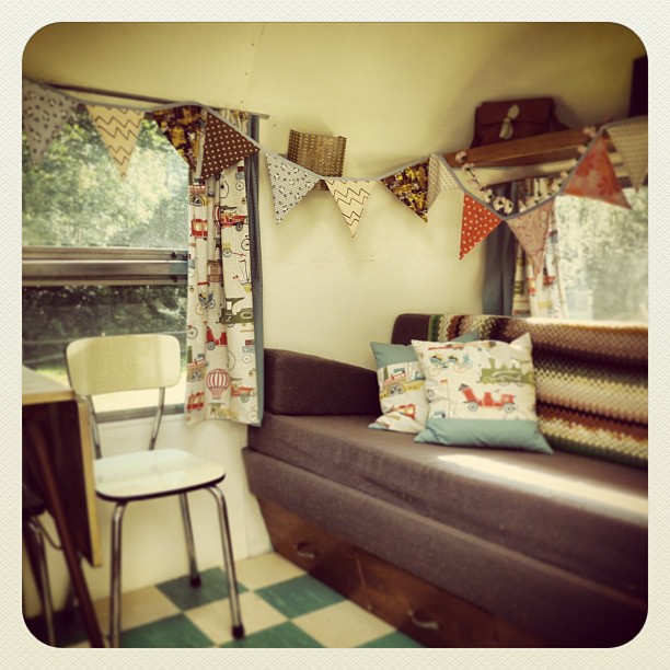 retro bunting